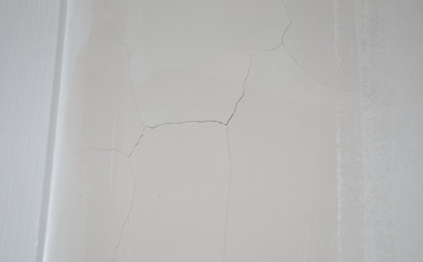 腻子墙面裂缝如何修补?