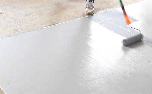 水泥地板漆面漆施工.png